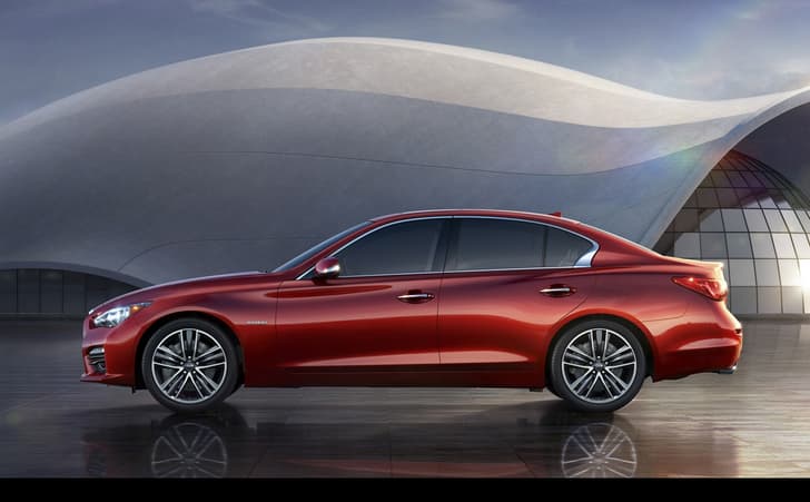 Infiniti Q50 saloon photo gallery